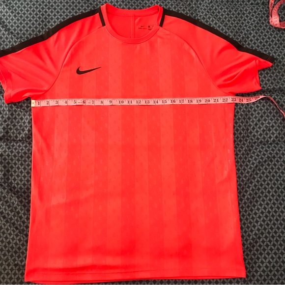 Nike Dri fit Soccer Training Shirt All Over Swoosh Nike Logo - Picture 7 of 9